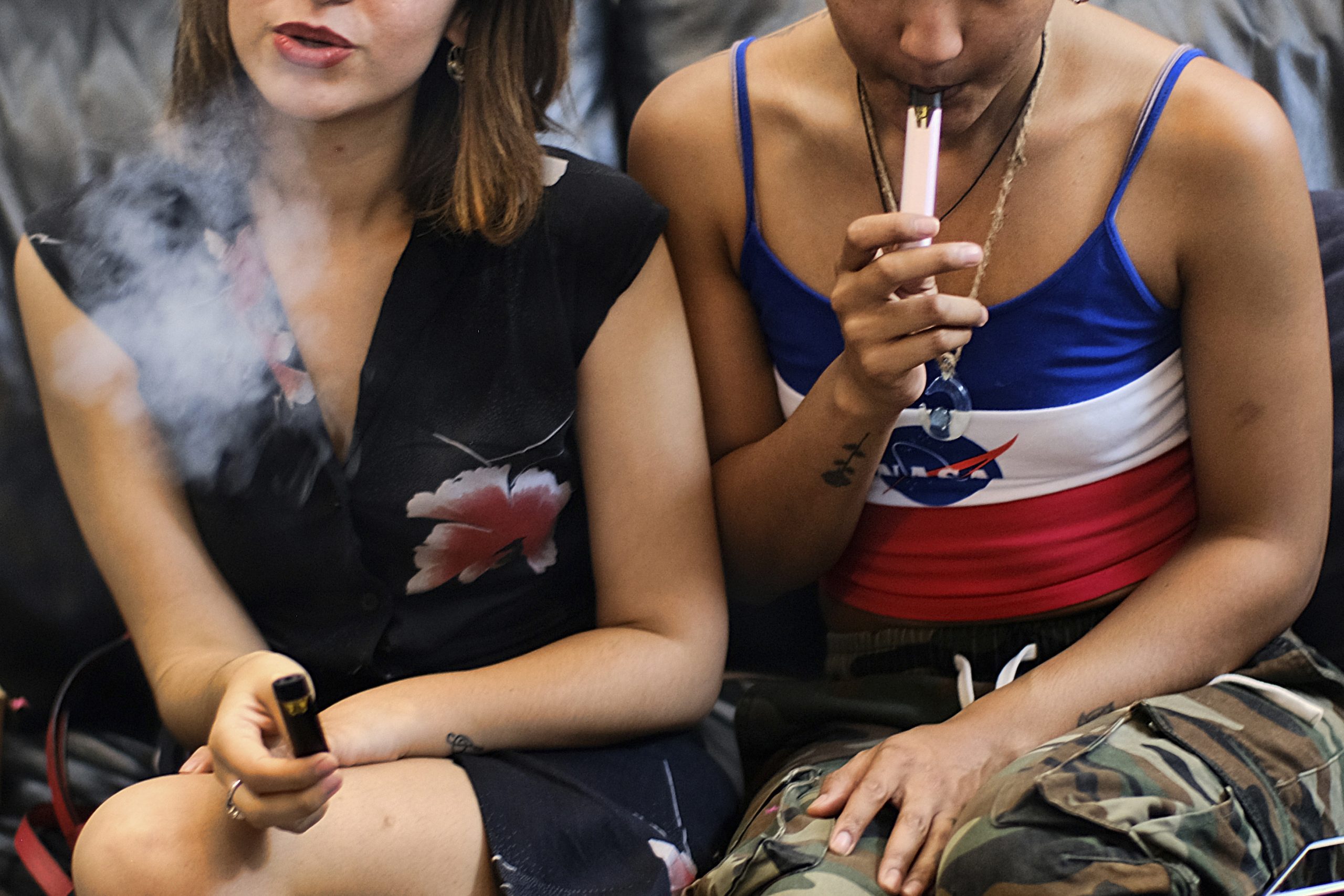 Gemeinsam mutter und tochter rauchen Warum Frauen